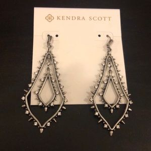Kendra Scott Alice Drop Earrings in silver